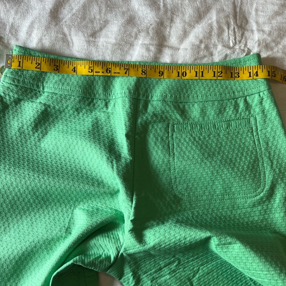 Como Sport Breathable Green Bermuda Shorts with Elastic Waistband - Picture 4 of 8